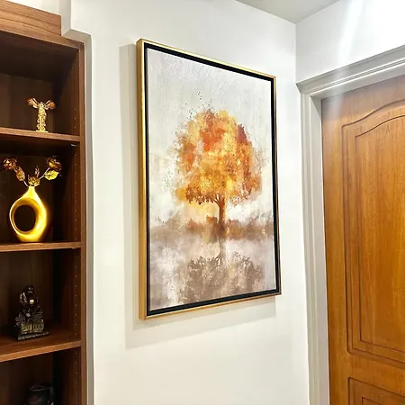 Oasis Urban Apartment- Brand New, Private Patio & 3 Bedrooms Apartment