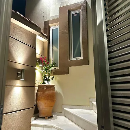 Oasis Urban Apartment- Brand New, Private Patio & 3 Bedrooms 아파트 *